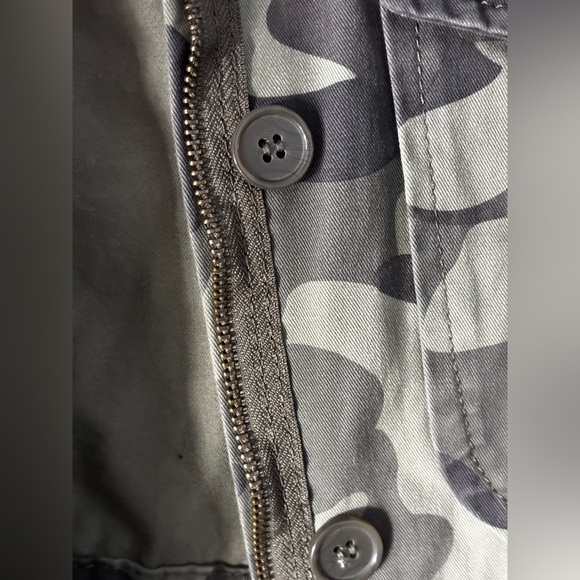 Ashley | 100% cotton | zip | button | frayed pockets | camouflage | jacket | L - Picture 6 of 12